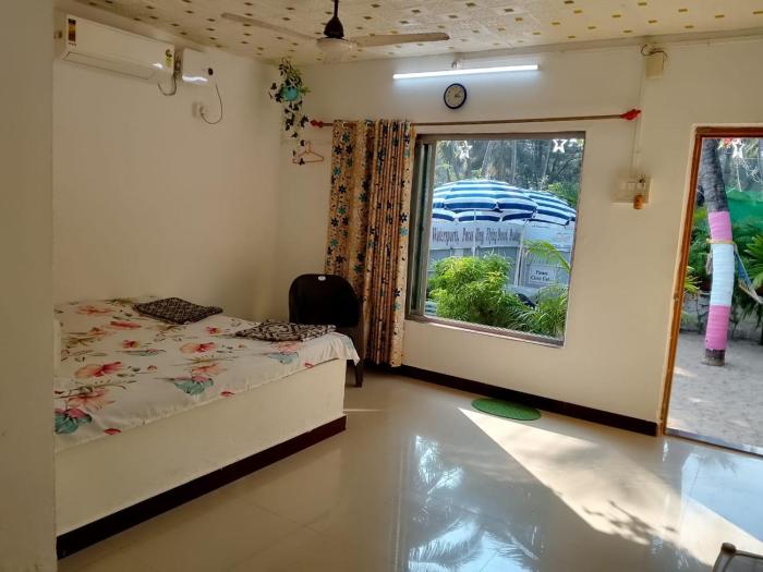 Holiday Homestay Beach Rooms Deep Diving & Light House & Watersports Tarkarli