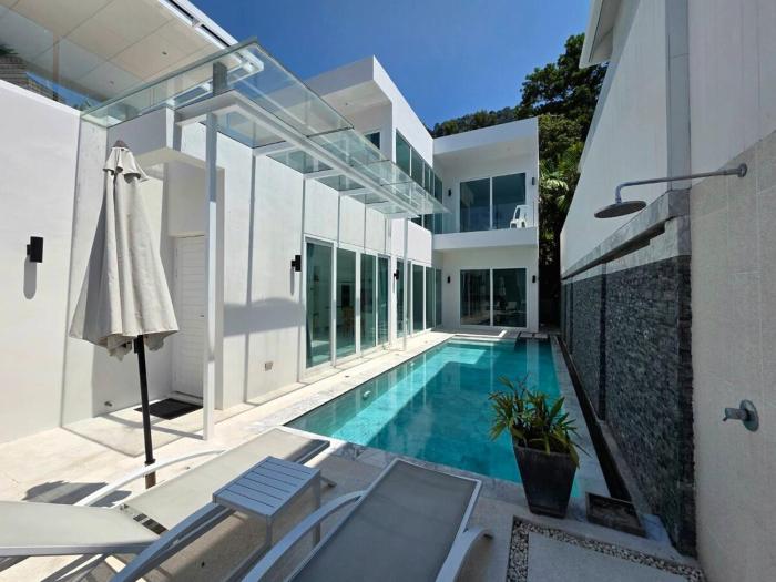 3 Bedrooms Holiday Pool Villa Skylight