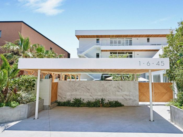 Weekend House