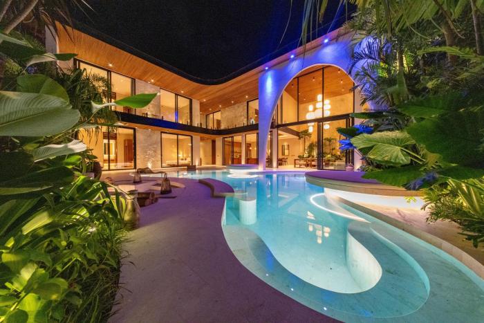 Luxury 6BR Tropical Villa with Beach Club Pool