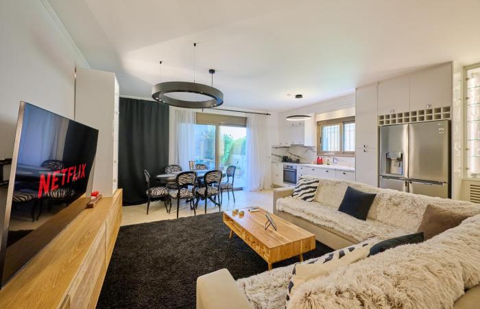 HORIZON Riviera Apartment by Anastassiadis Hospitality