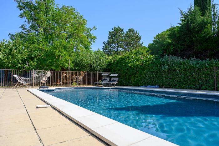 La Tarente - Bedoin - Mont Ventoux - Mas provençal - 8 à 10 personnes - Idéal famille ou cyclistes