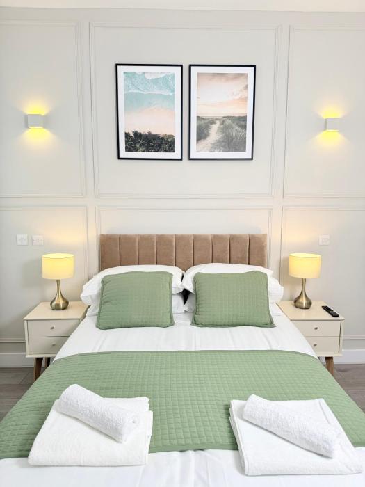 Stylish Studio Retreat by the beach with parking