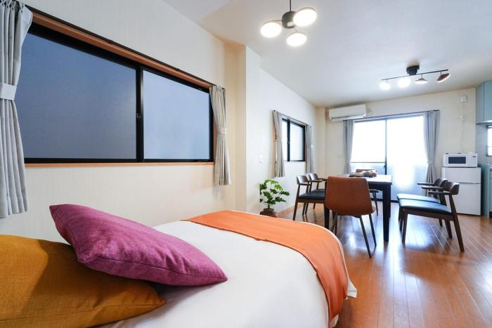 Shiokusa Premier Single-Family Home 2nd and 3rd floors available for private use , within walking distance of Namba, direct access to Kansai Airport, convenient access to USJ and Umeda