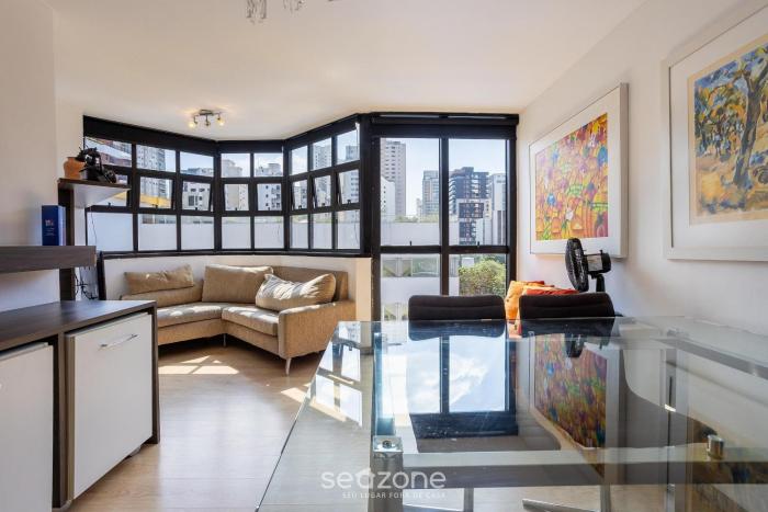 Apto em Cond. c Piscina no Campo Belo BBE0033