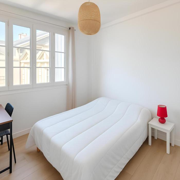 4 Lappart hôte Chambre et salle de bain privée avec espace commun Linge et ménage inclus Gare Centre