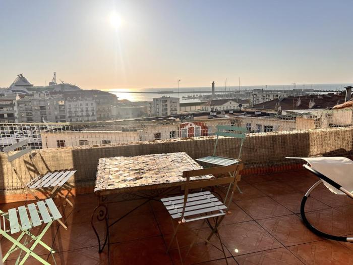 Le Phare - Duplex Vue Port et Canaux