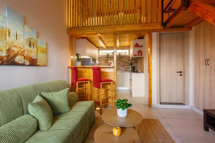 Sea Whisper Loft across the Beach, near Athens Airport