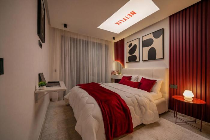 1-Min Walk to Tramway, Central Stay , Parking , Balcony
