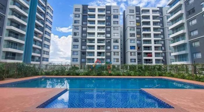 Modern Studio 1 Bed and 1 Bathroom Near Airport & SGR Perfect Staycation