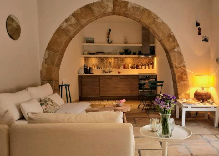 Charming Old Town House & Peaceful Patio