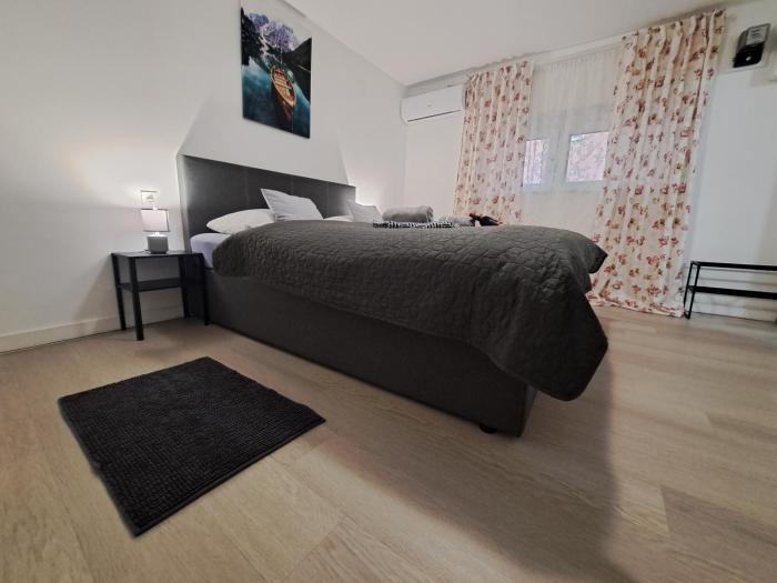 Apartments Orlić - Self check-in with code, WI-FI, Netflix, smart TV, garden, terrace