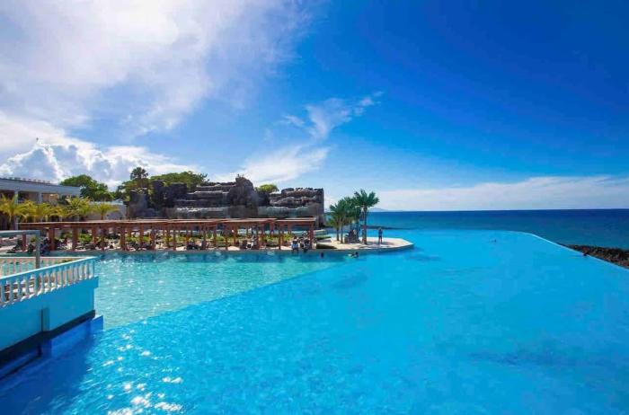 Opulent Villa - Oceanfront Com Sosua Ocean Village