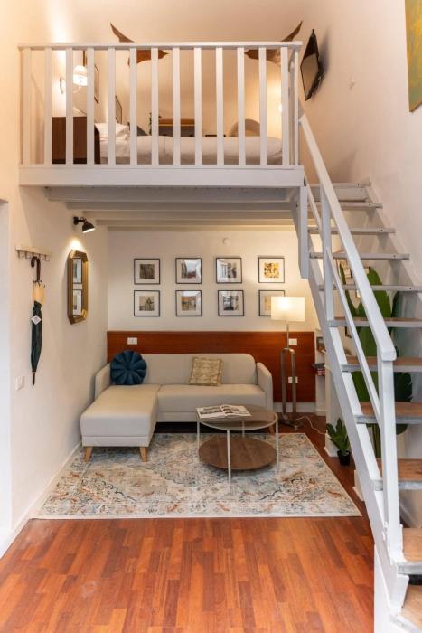Central Bright Loft with FREE Private Parking