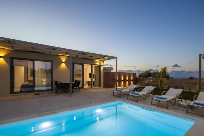 Stylish Villa Vianello with Heated Pool and BBQ, near Rethymno