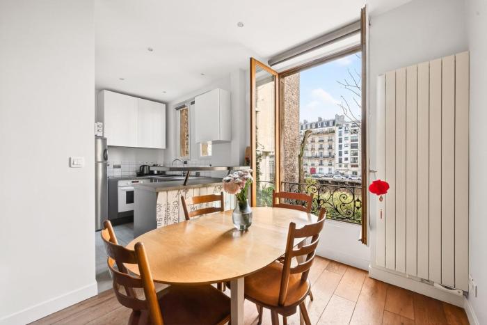 Bright & Stylish Stay | Batignolles Paris