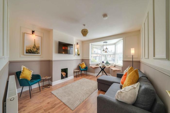 Quiet Coastal Bungalow Near the Seaside