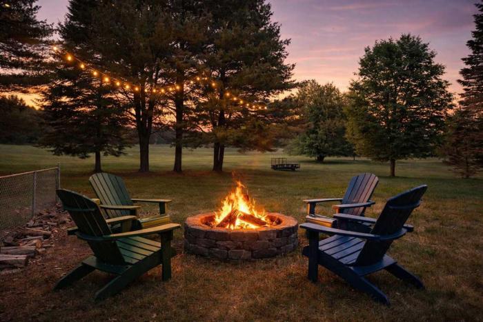 Peaceful 4-bed getaway across from Clam Lake