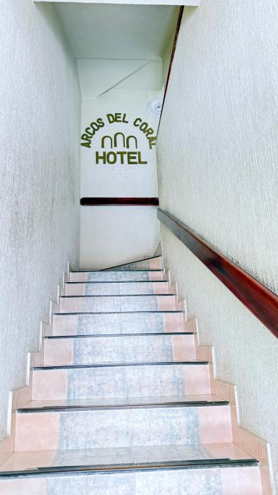 hotel arcos del coral