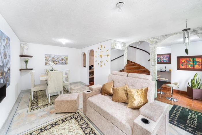 Modern Home byAirport & Chipichape Mall- Nightlife