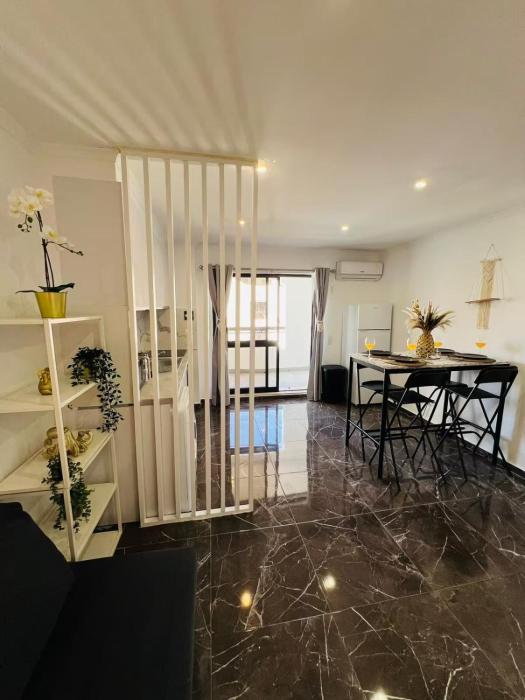 Oura Beach Vibes Studio by Ricardo