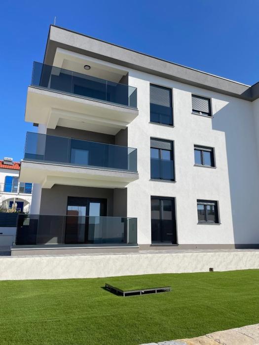 Apartments with parking space Zecevo Rtic, Rogoznica - 25427