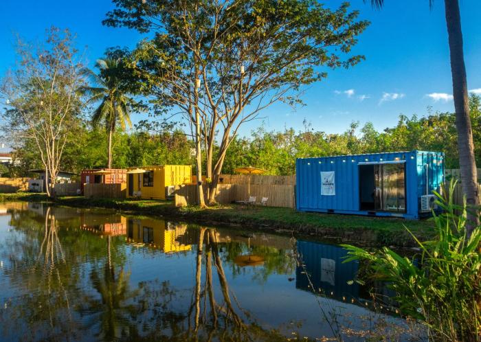 Lakeside Cargo in Blue - A Cozy Container Stay
