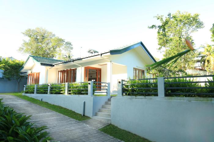 Sam D Villa