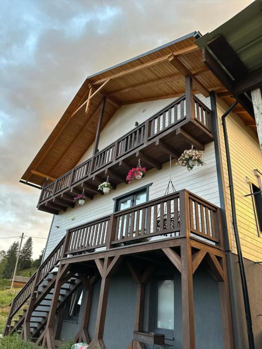 Котедж HOLIDAY HOUSE