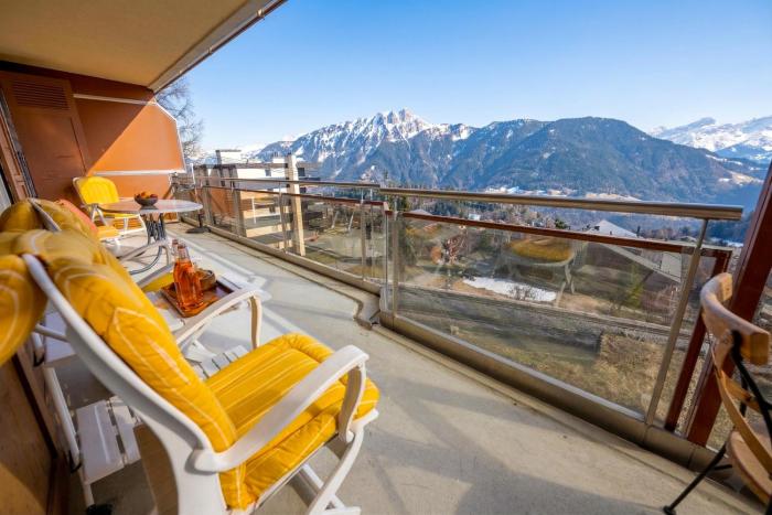 Grand balcon panoramique ,Vue Alpes ,Famille