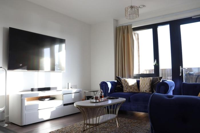 3 Bed 2 Bath Acton Flat Fast Tube To Wembley, Heathrow and the City