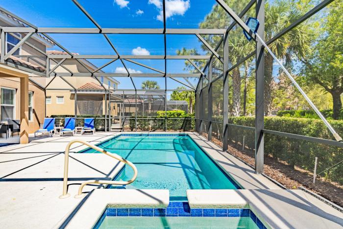 Spacious Home with Private Pool and Spa in Solterra Gates Resort Nr Disney