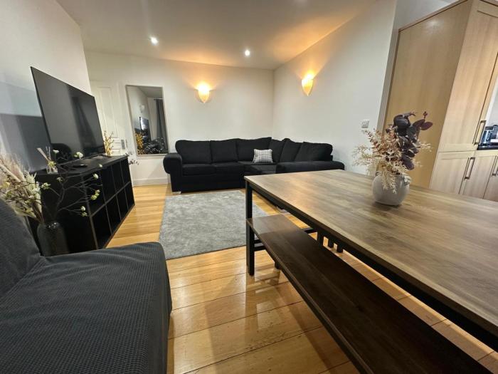London 2 bedroom Apartment only 10 minutes to very centre of London