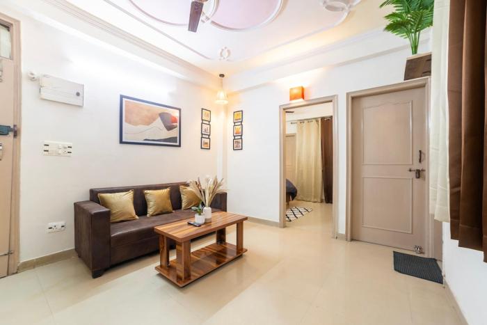 Modern & Peaceful Stay Near IGI Airport