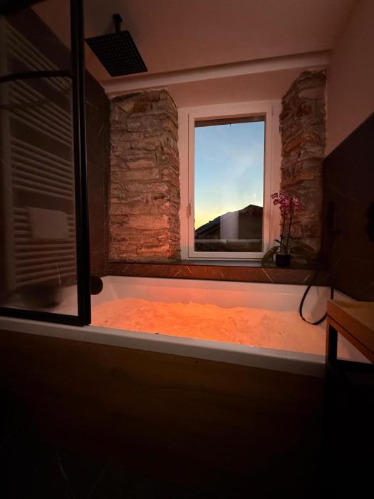 DN ART BLEVIO - APT N Romantic Lake Como Apartment with 1 bedroom and Indoor Jacuzzi - 5 guests