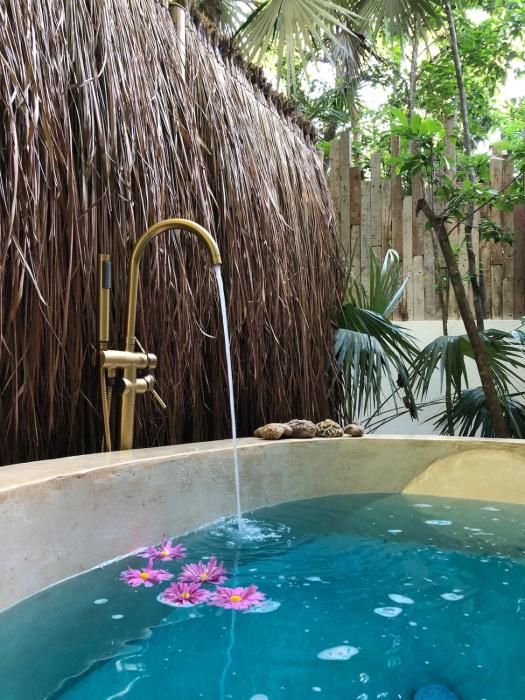 Luxury Star Bath Suite, Cave Pool & Yoga Center