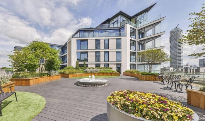 Chelsea Island 8th Floor Three Bedroom Apartment with Panoramic Views