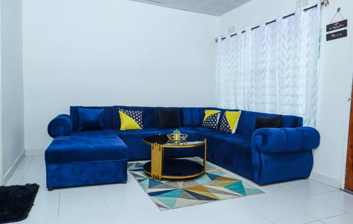 Wamz Apartments And Tours B