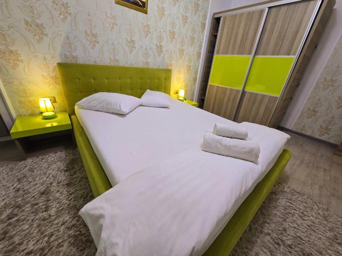 Beach Front Apartment - Azizi Beach Pool Spa Piscina Calda