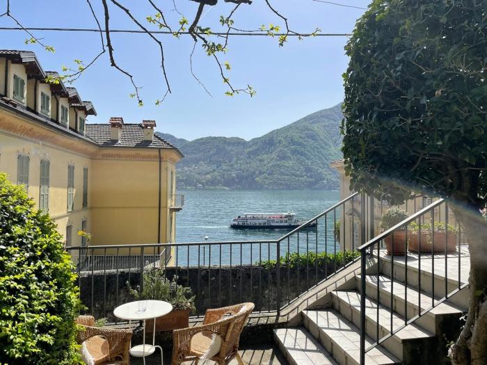 Stunning property facing Como Lake, Tremezzo