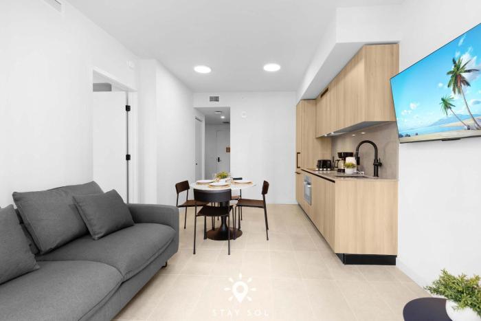 Elevated Stay in Modern 1BR and Den in Downtown Miami