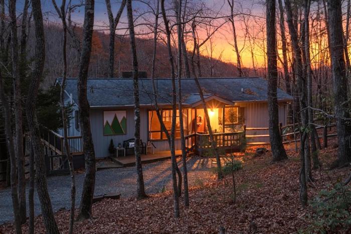 Laurel Creek Cottage - Powder Horn Mountain
