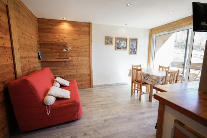 Studio au calme avec coin montagne et parking privé