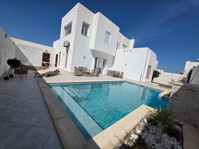 Belle villa avec piscine 3 chambres dont 2 suites