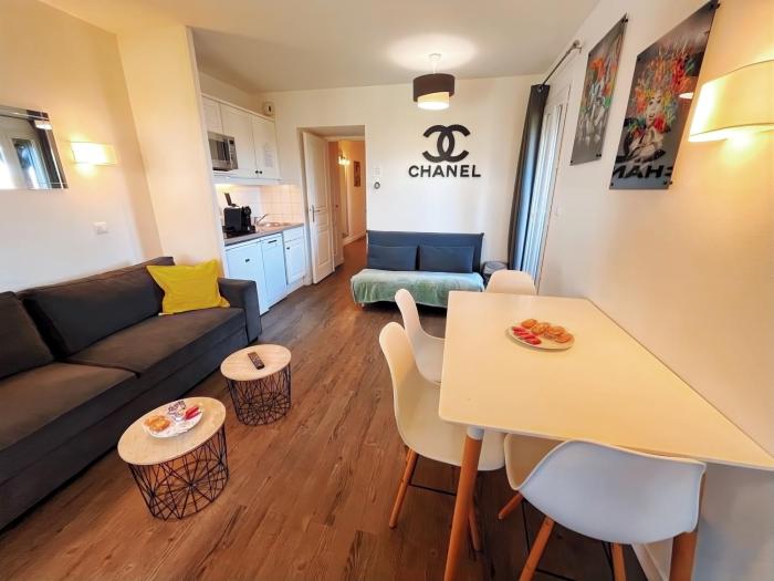 Parking Privée, Piscine chauffée et 2 balcons vu Golf de Deauville