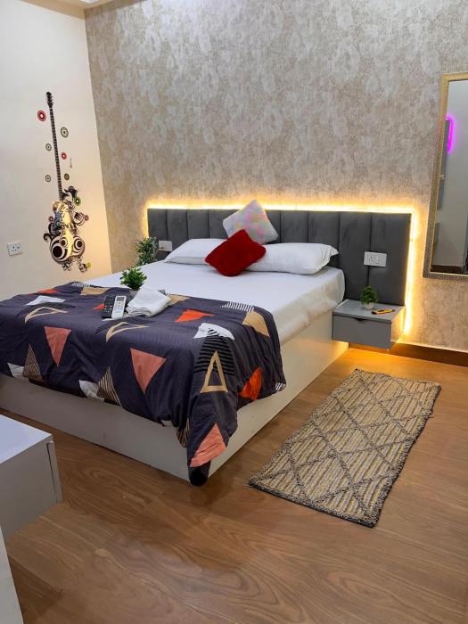 Quantum stay 1 BHK couples family corporate