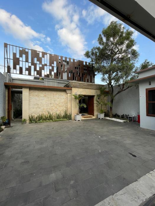 Villa Damai Sanctuari