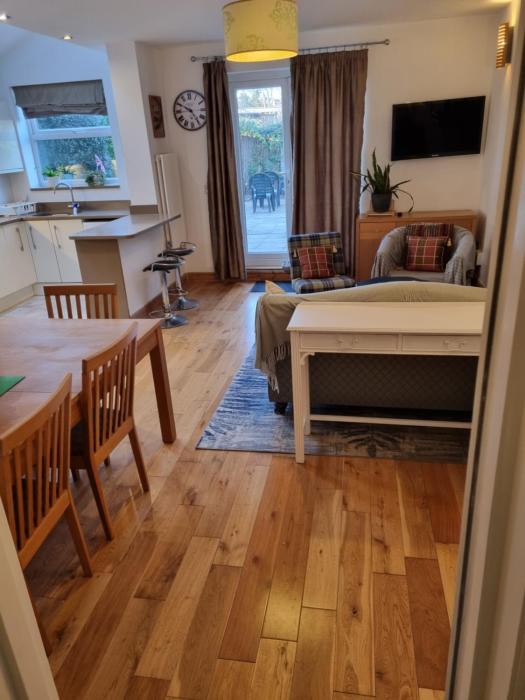 2 bed 2 bath, putney, 6 min walk,tube