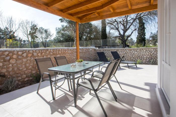 Sarahs just renovated 2-bedroom aparts in nature