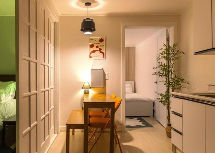 Dana Lodge - Seokchon Lake, KSPO, COEX, Lotte World, Gangnam, Songnidan-gil